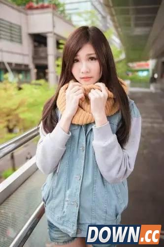 台湾妹子打lol售货员变嫩模