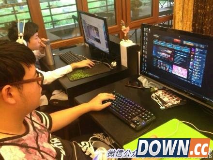 OMG键盘广告全员独缺UZI