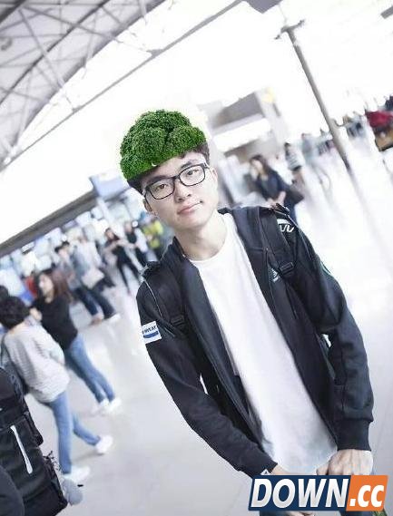 faker承诺S5夺冠送发型做礼物