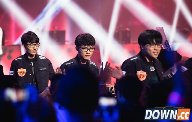 可口可乐生产印有SKT队员名的可乐