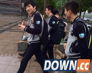 lol韩援全数留守中国人大批退役