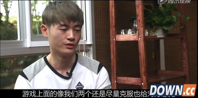 赛场外专访OMG视频