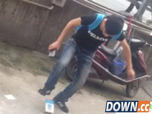 美团“闪电行动”撕毁商家支付宝海报