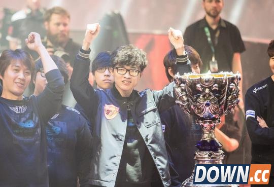 Faker一个月钻石打回王者组