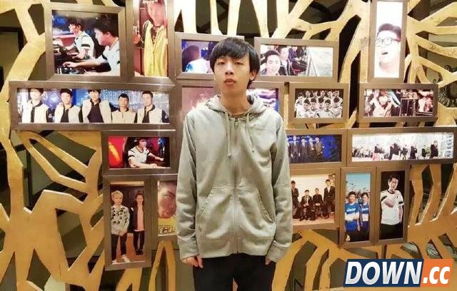 韩国选手Smlz继任UZI成为OMG新ADC