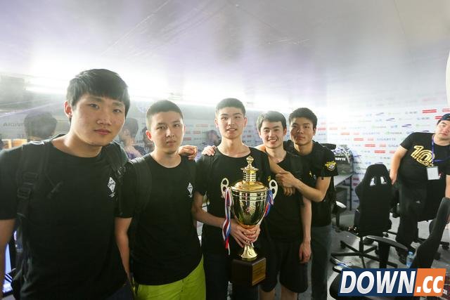 灵药正式进驻全民TV当主播