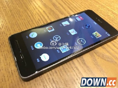 微博网友爆料捡到锤子T2