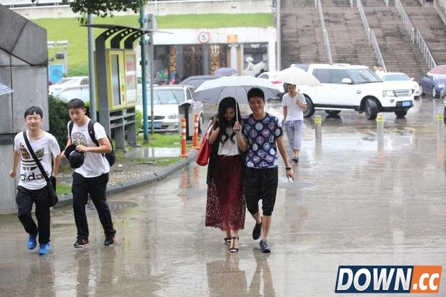 大哥gogoing求助网友送女生礼物遭调侃