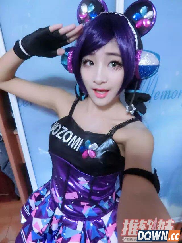 LOL17岁高中生妹子主播