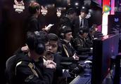 M3爆冷击败Snake LOL网友热议“暂停”帮了忙