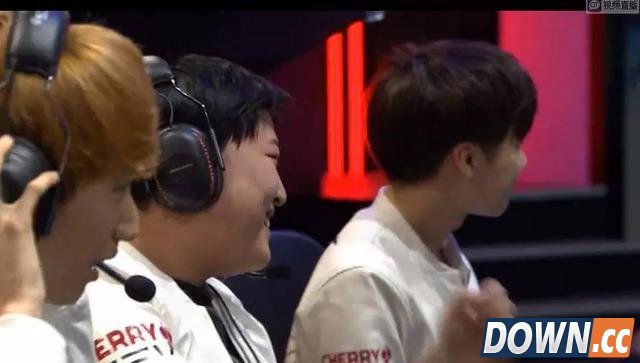 UZI终于上场QG完胜Snake