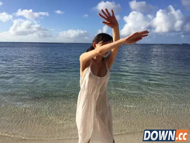 衣服都快包不住了！日本“樱花妹”超犯规私照曝光