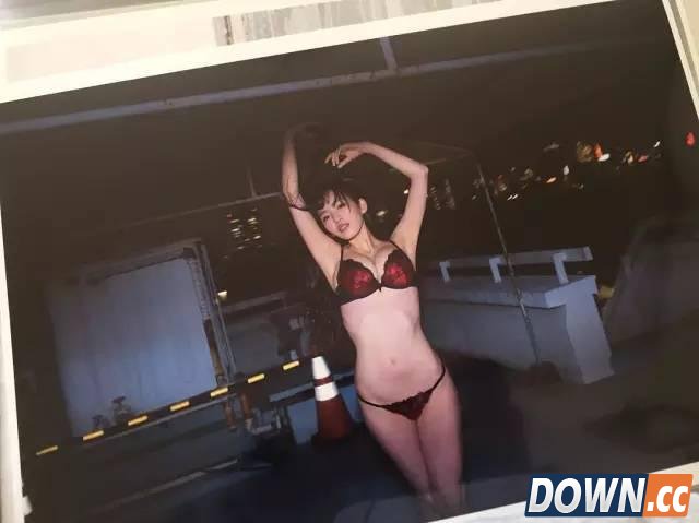 衣服都快包不住了！日本“樱花妹”超犯规私照曝光