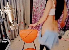 虎牙TV女主播妃妃直播掉裙子露裸臀视频