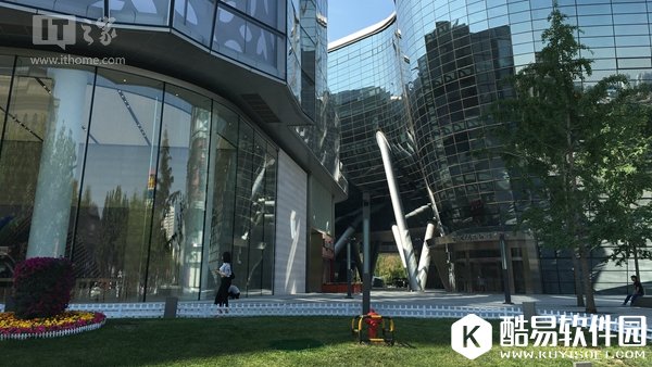 济南苹果店光影漫步