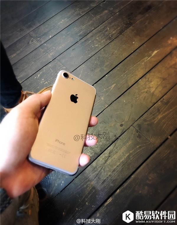 苹果iPhone7/Plus/Pro齐曝光:正面无变化?
