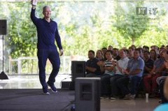 iPhone越来越没新意 库克称一直在疯狂创新