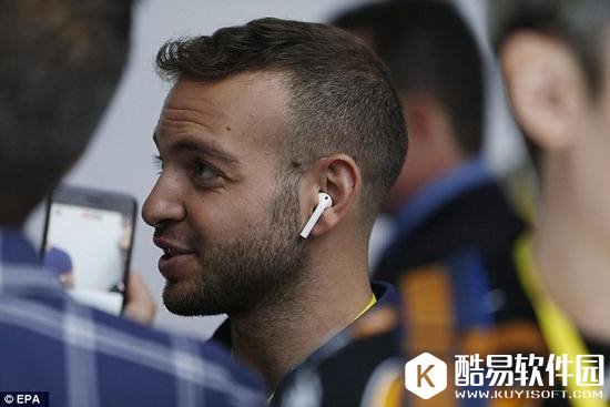 专家:苹果AirPods无线耳机伤身,是在玩火自焚