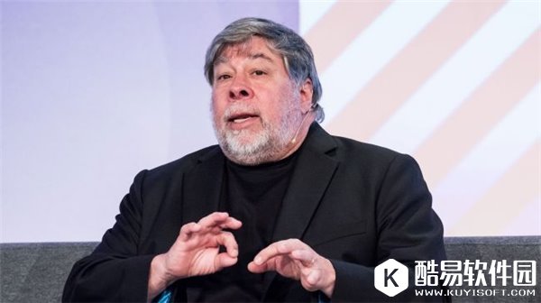 反水iPhone7后，沃兹罕见赞赏Apple Watch：很喜欢它