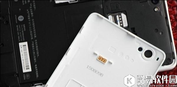 坚果手机怎么插卡 坚果手机插卡教程